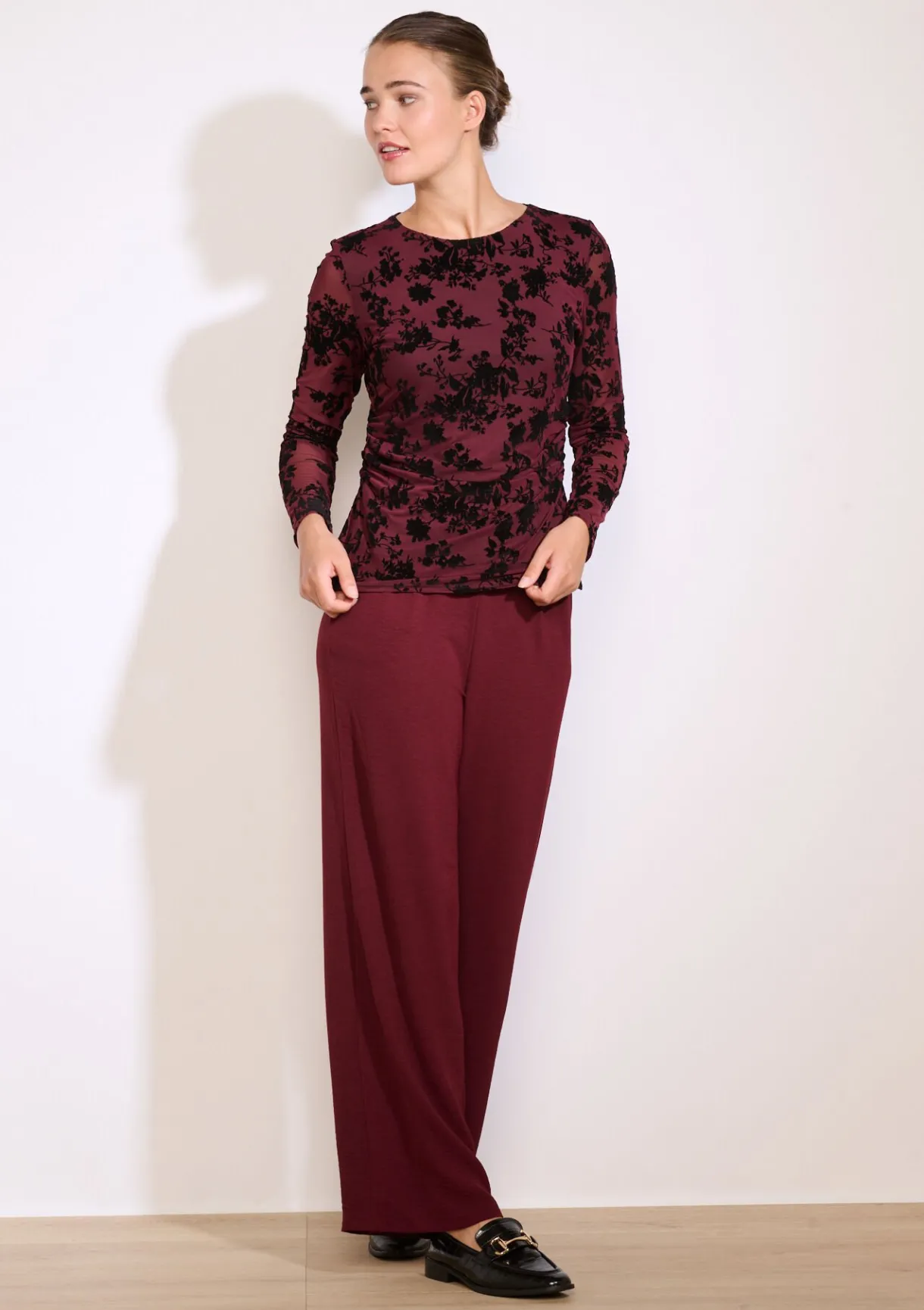 LolaLiza Fluwelen top met bloemenprint- Tops En T-Shirts