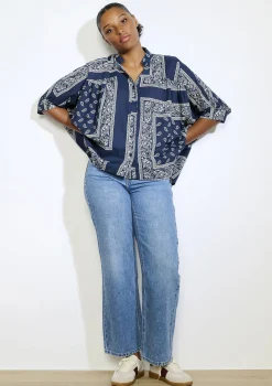 LolaLiza Oversized blouse met bandanaprint- Blouses En Hemden