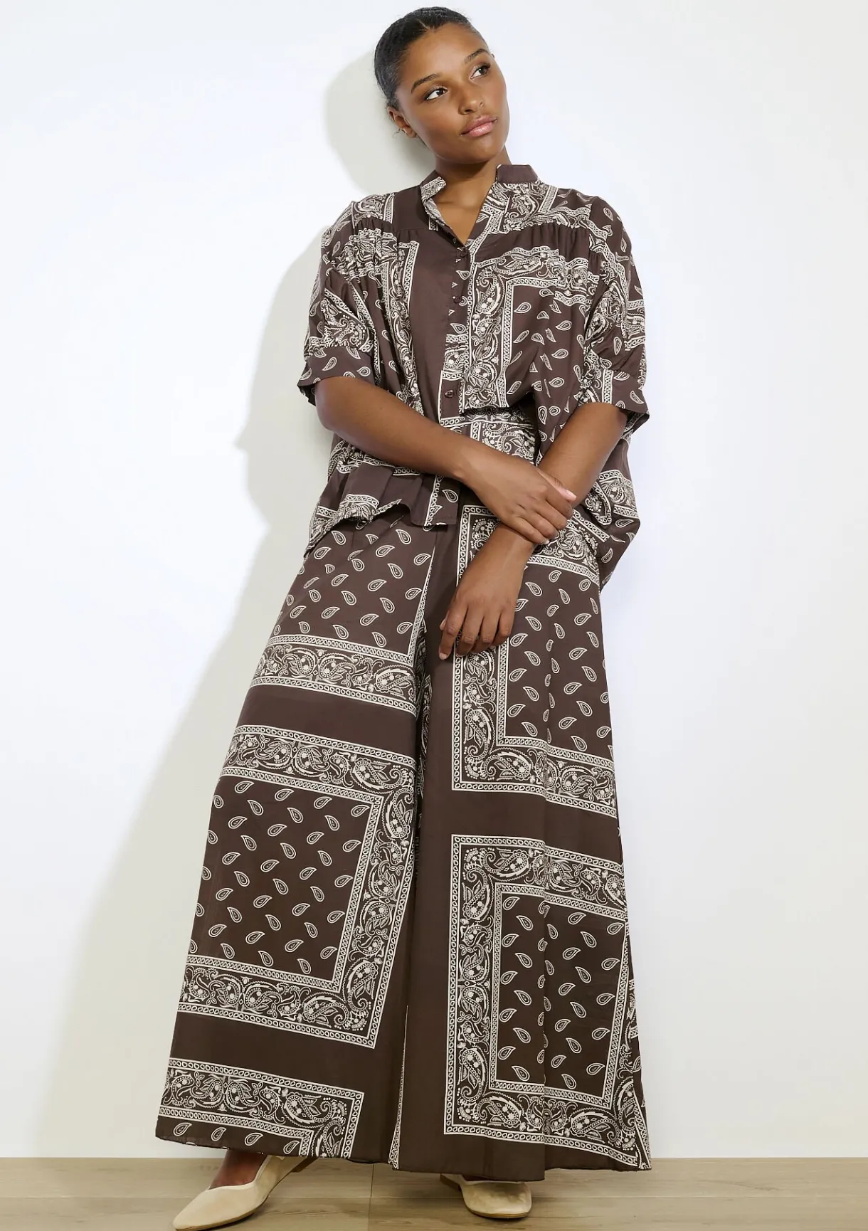 LolaLiza Oversized blouse met bandanaprint- Co-Ord Sets|Blouses En Hemden
