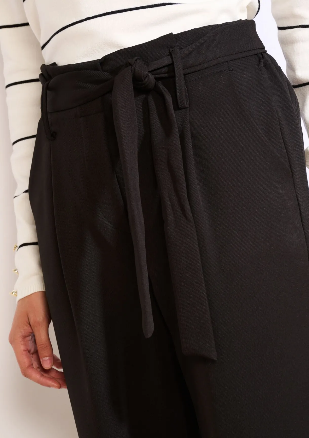 LolaLiza Wijde broek met ceintuur- Broeken
